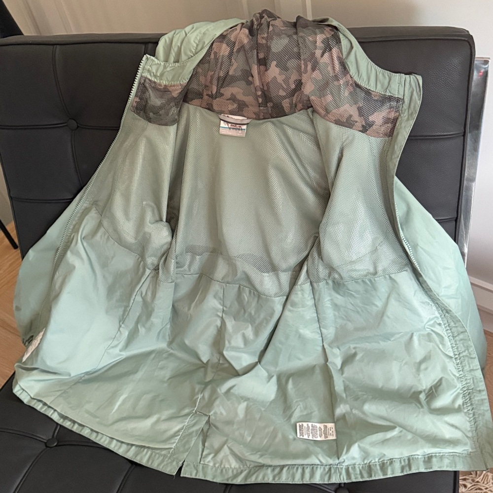 Columbia Mint Green Hooded rain jacket - Picture 2 of 3